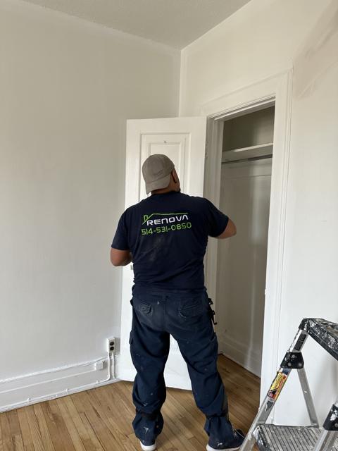 Finition intérieure et installation de garde-robe