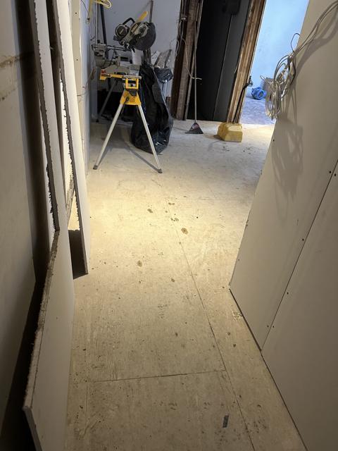 Préparation du sous-plancher avant la pose